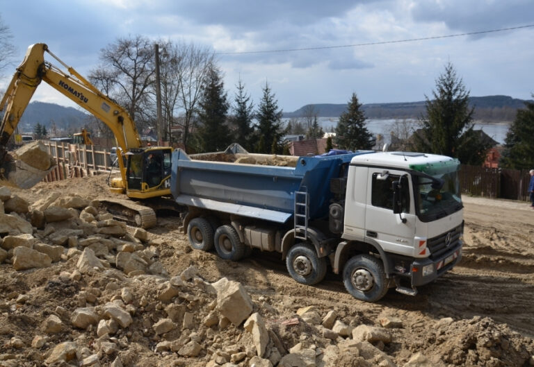 Samochód Mercedes Actros 8x6